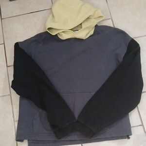 URBAN OUTFITTERS Womens Size L Yellow and Gray Colorblock Sweatshirt